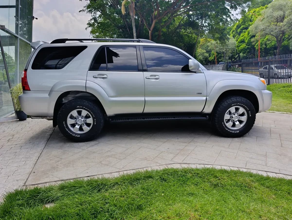 Toyota 4Runner Sr5
