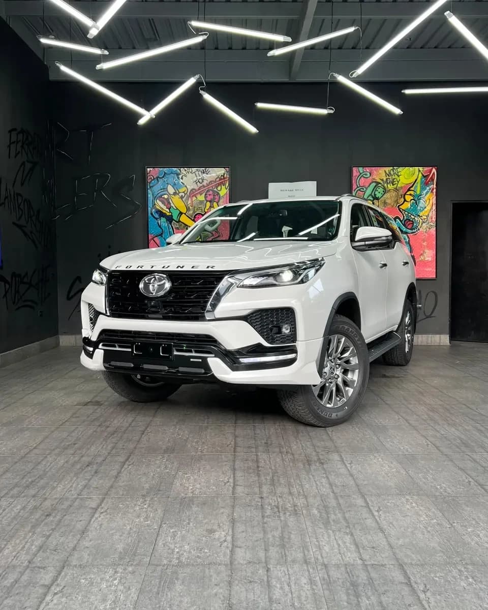 Toyota Fortuner Vx-r